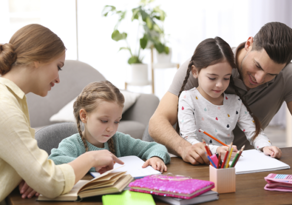 Cinco consejos para ayudar a nuestros hijos con el estudio en casa